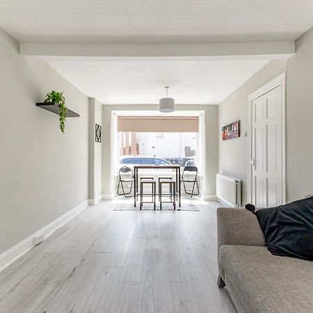 Snug Central Belfast Home, 2 Minutes From Ormeau Park! Εξωτερικό φωτογραφία