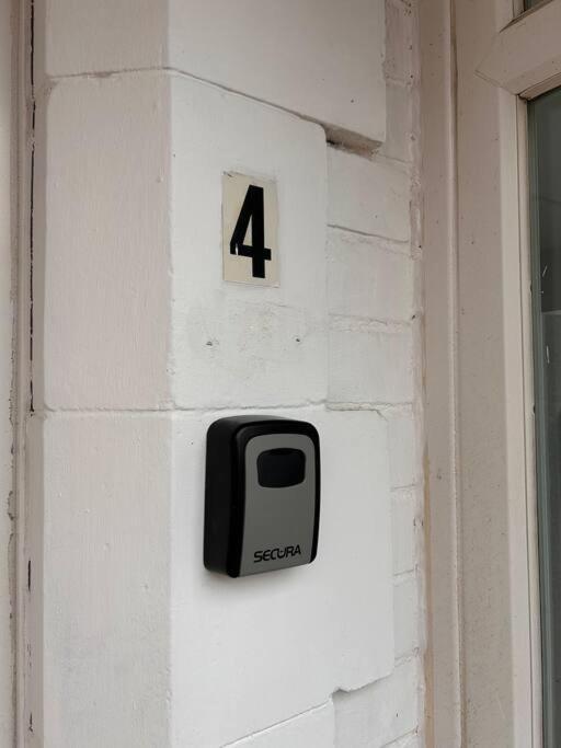 Snug Central Belfast Home, 2 Minutes From Ormeau Park! Εξωτερικό φωτογραφία