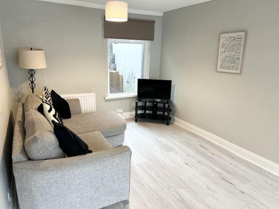 Snug Central Belfast Home, 2 Minutes From Ormeau Park! Εξωτερικό φωτογραφία