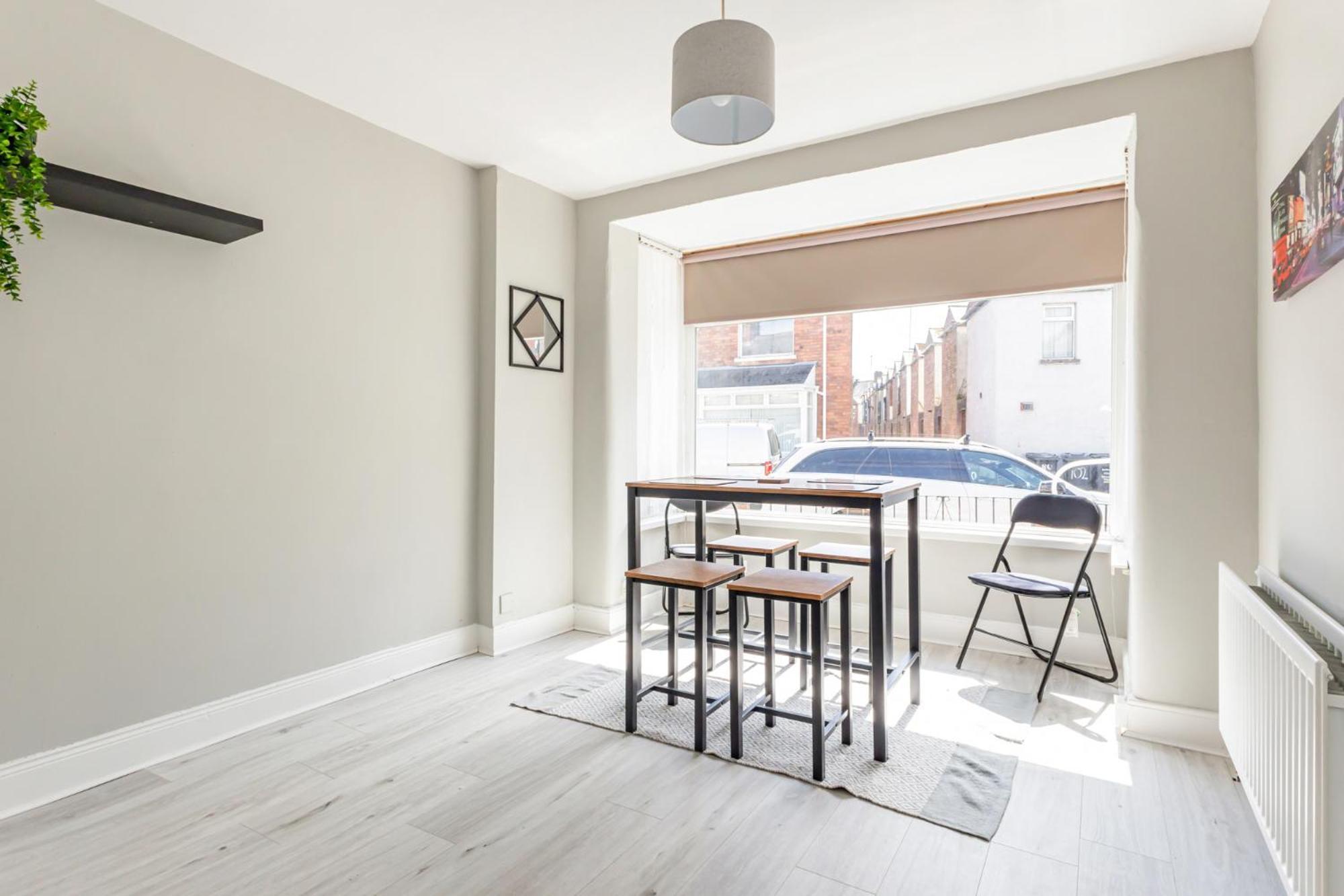 Snug Central Belfast Home, 2 Minutes From Ormeau Park! Εξωτερικό φωτογραφία